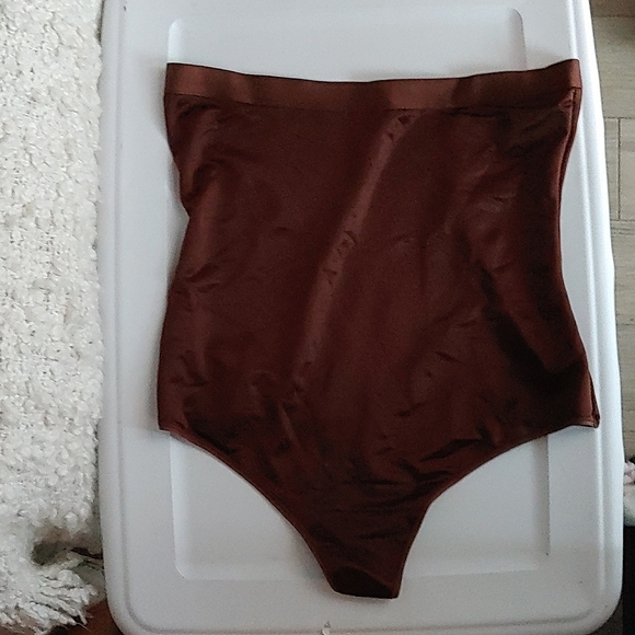 SKIMS Barely There Shapewear High Waist Thong - Picture 4 of 10